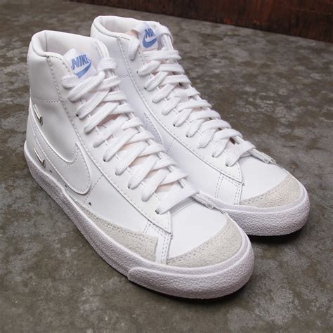 nike blazer mid 77 se